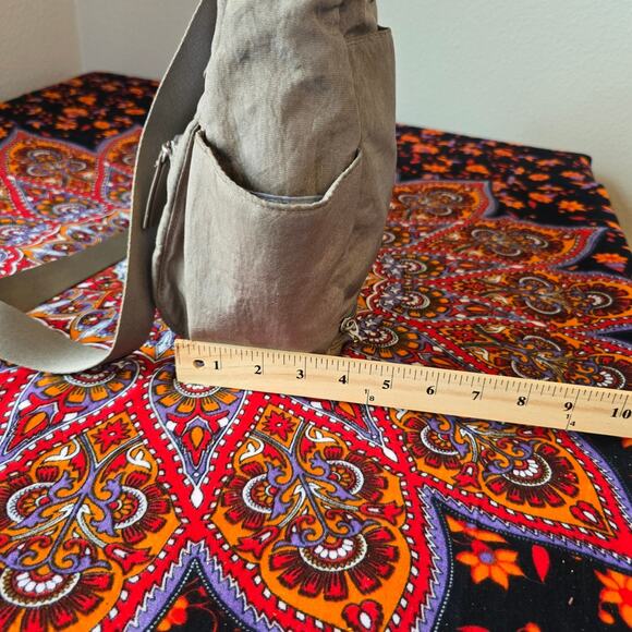 Baggallini Large Hobo Tote in Platinum/gray - Picture 4 of 11